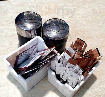 English & Continental Bar