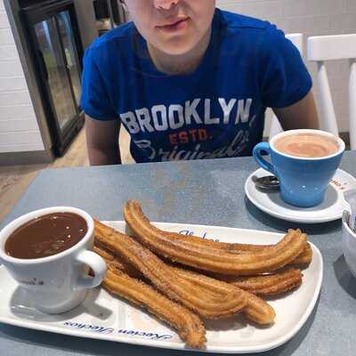 Morano's Churreria Y Chocolateria