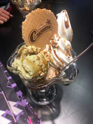 Creams Cafe
