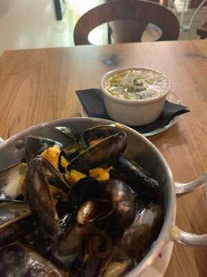 Champagne+fromage Bath