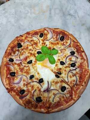 Avanti Italian Restaurant & Pizzeria