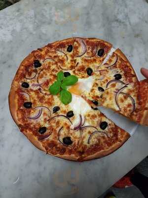 Avanti Italian Restaurant & Pizzeria