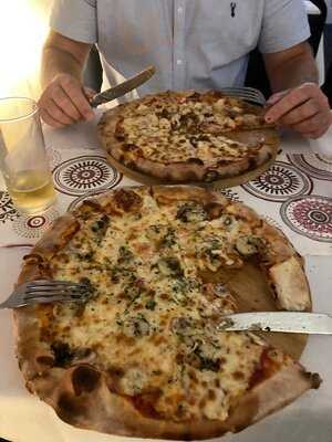 Avanti Italian Restaurant & Pizzeria