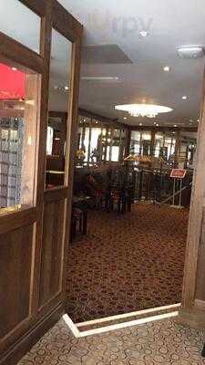 Theatre Bar & Gourmet Burger Resturant