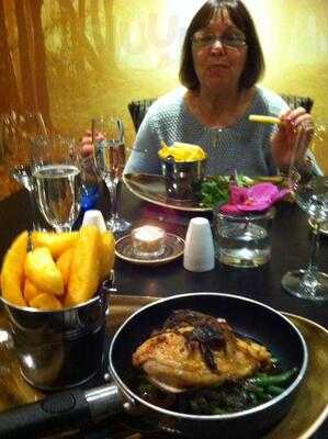 Merchants Bar & Grill