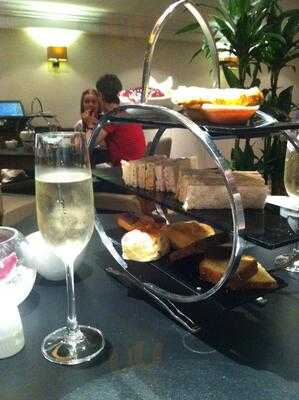 Merchants Bar & Grill