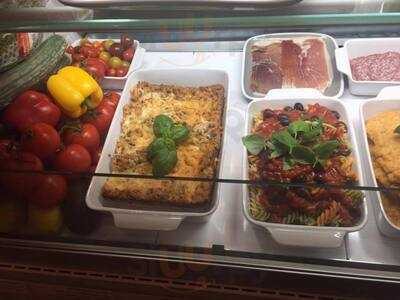 Roberto's Delicatessen