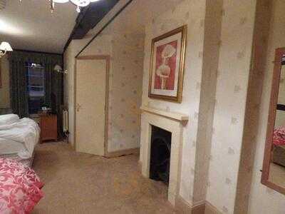 Pilgrims Restaurant And Old Tap