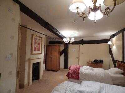 Pilgrims Restaurant And Old Tap