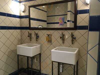 The Three Guineas, Reading