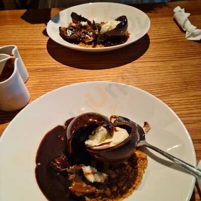 Beefeater Reading Gateway M4, J11