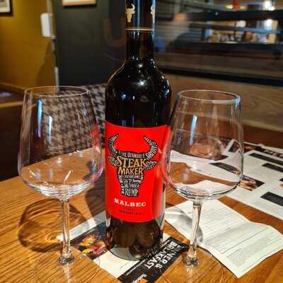 Beefeater Reading Gateway M4, J11