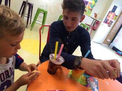 Ooshi Bubble Tea World