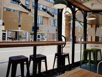 Ooshi Bubble Tea World