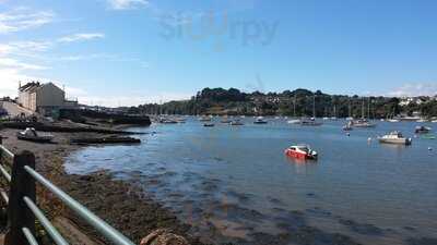 Royal Albert Bridge Inn