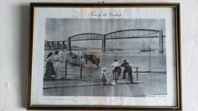 Royal Albert Bridge Inn