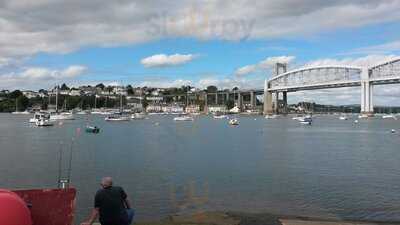 Royal Albert Bridge Inn