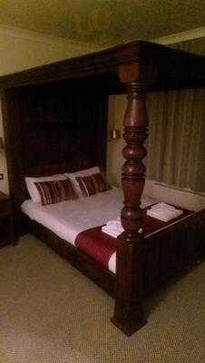 The New County Hotel