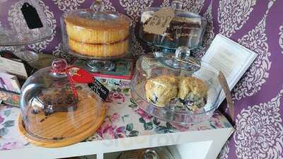 Lia's Cakes & Tearoom