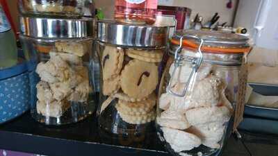 Lia's Cakes & Tearoom