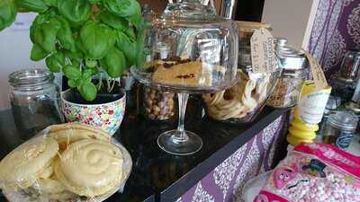 Lia's Cakes & Tearoom