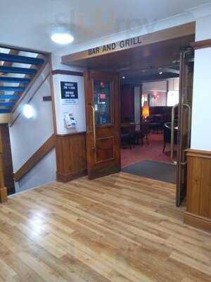Bar & Grill