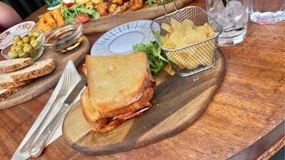 San Fairie Ann Restaurant & Bar