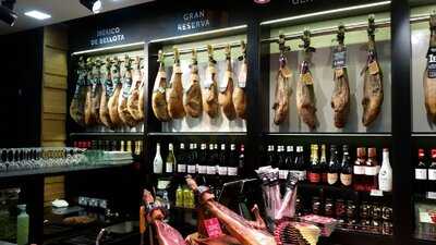 Enrique Tomas Jamon-tapas-vino