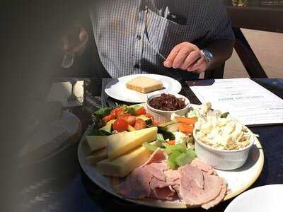 The Watermark Restaurant And Bar