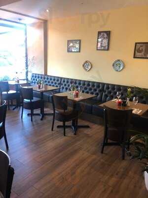 La Taverna Grill Bistro