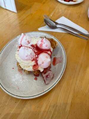 Cafe In The Courtyard