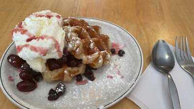 Cafe In The Courtyard
