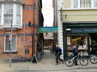 Cafe In The Courtyard