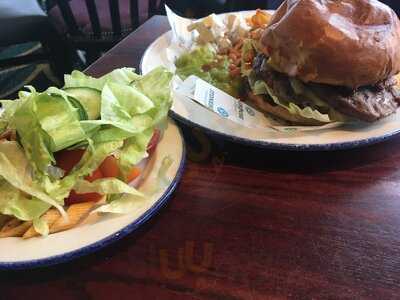 The Farmers Arms Stonehouse Pizza & Carvery