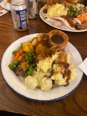 The Farmers Arms Stonehouse Pizza & Carvery