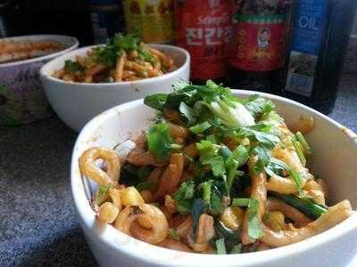 Mo' Pho: Far East Street Food