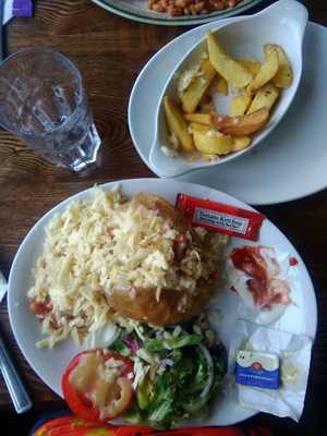 The Ship And Castle Hotel Restaurant