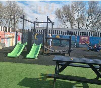 Lighthouse Pub & Diner