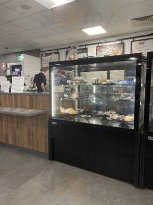 Dee Dee's, The Range