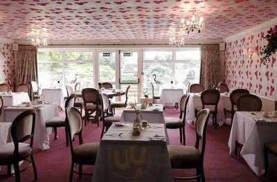 Garden Restaurant At The Cottonwood Boutique Hotel