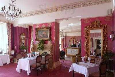 Garden Restaurant At The Cottonwood Boutique Hotel