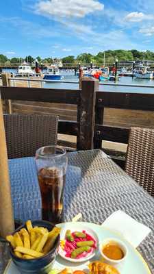 Boathouse Cafe Lymignton