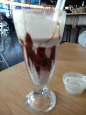 Tommi's Burger Joint