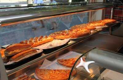 Chicago's Coffee And Sandwich Shop