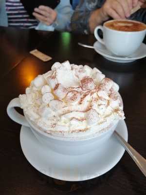 Cool River  Cafe & Patisserie