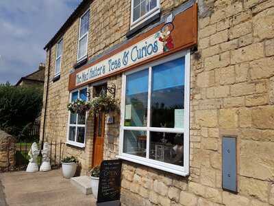 The Mad Hatter's Antiques, Curios And Collectables