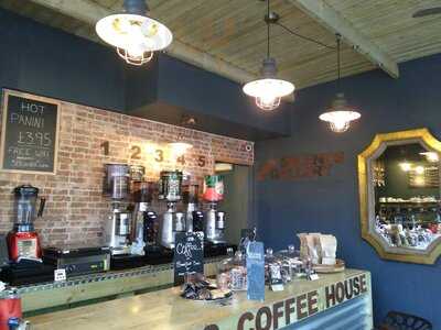 5 Blends Coffee House