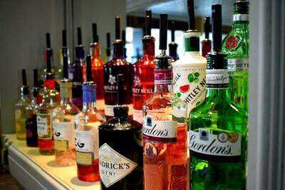 Finneys Cafe & Sports Bar