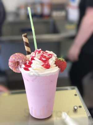 Towyn Ice Cream Parlour