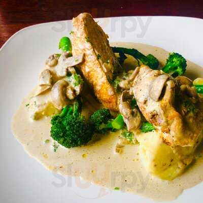 The Crescent Bar And Restaurant